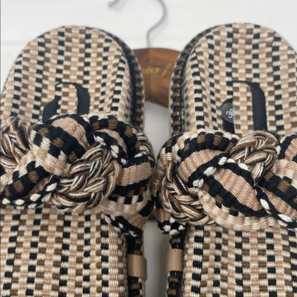 Amambaih Paris Daniela Braided Slip-On Sandals in Black and Tan Size 5.5